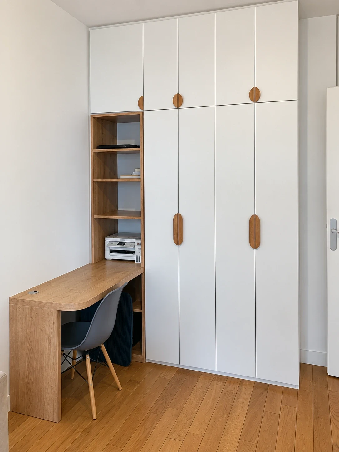 Bureau et rangements sur mesure à Rueil-Malmaison — vue d’ensemble